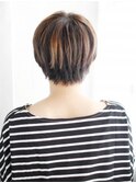 作り込まない2トーンナチュラルショートスタイル