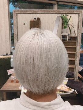 ヘアスタジオ ジュピター(hair studio jupiter) 『ｊｕｐｉｔｅｒ/つくば』ホワイトブロンズカラー