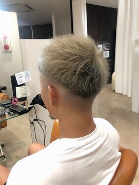 カルマ(KARMA) ハイトーンフェードスタイル♪