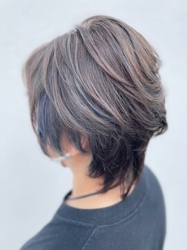 ロンド(Le rond) ショートウルフ×白髪ぼかしインナーハイライト