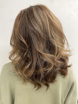 ソルドット バイ オハナ(sol.by ohana) ３０代４０代５０代馴染ませハイライトスタイル　レイヤー