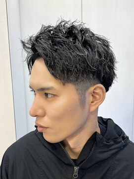 ヘアーアンドグルーミング ヨシザワインク(HAIR&GROOMING YOSHIZAWA Inc.) メンズショートツイストスパイラルパーマツーブロック爽やか黒髪