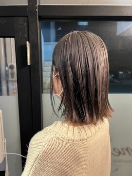 ネリネ(Nerine) 切りっぱなしボブ