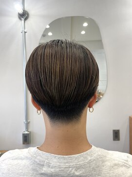 トトノウ 刈り上げショート