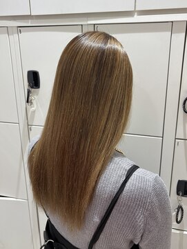 ケンジ 平塚 アネッタ(KENJE annetta) 艶髪/Aujuaトリートメント