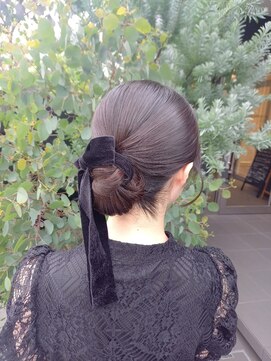 モアナ 逗子(MOANA) およばれツヤツヤタイトシニヨン♪