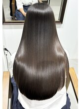 癖毛の方には【美髪矯正が1番の本質改善】トリートメントでは改善されません