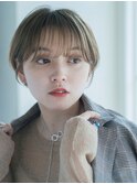 束感ショート×小顔立体カット×シルキーベージュ