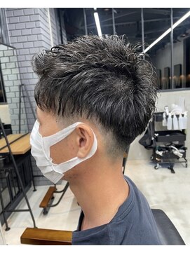 イキプラスディードットログ 大和八木駅前店(ikii+D.Log) メンズカット　刈り上げ　ツーブロック　バーバー スタイル