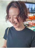 パーマショート_チェリーブラウンフェミニンロング_ba414651