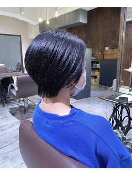 インス(ensue) 20代30代大人美人小顔ブリーチなしショートヘアアッシュブラック