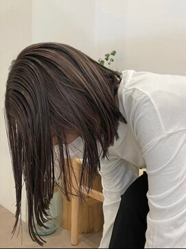 エイチ(H) 美髪ミニウルフデジタルパーマショートカットミディアム30代