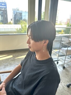 ザ オーダー(THE ORDER) センターパートヘアメンズカット重めセンターパートヘア刈り上げ