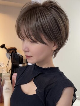 ラフ 立川(Laff) ショートヘアショートボブ白髪ぼかしハイライトカラーボブ