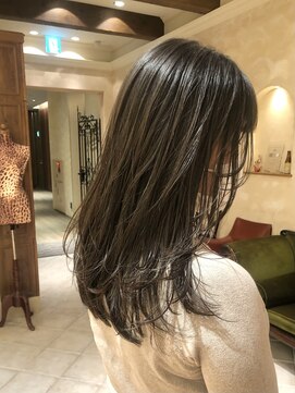 ビュートリアム265(BEAUTRIUM 265) ロングレイヤーカット 顔周りレイヤーロング ストレートロング