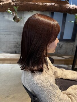 ニーイチイチ(211) くびれヘア/チェリーブラウン/大人ガーリー