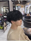 波巻きパーマ ツイストスパイラル ブルーブラック 眉毛カット