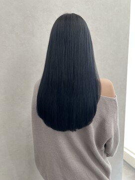クム 横浜(qumu) ブルーブラック×レイヤーカット qumu横浜