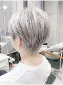 アッシュグレージュカラー ホワイトカラー ツーブロックマッシュ