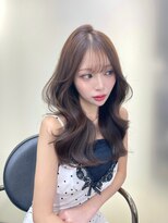 リリー(Lilley)&nbsp;ピンクブラウン×小顔レイヤー×韓国風巻き×髪質改善