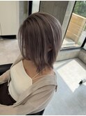 レイヤーボブ×ホワイトライラックベージュ