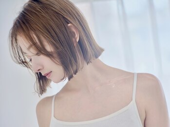 ウーブ 銀座(UUVE)の写真/ダメージを最小限に抑えた酸性ストレートで、クセや広がりでまとまりづらい髪も思わず触りたくなる美髪に。