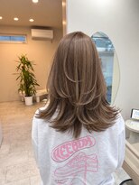 オルメ(olume)&nbsp;伸ばし途中でも可愛くミディアムレイヤー