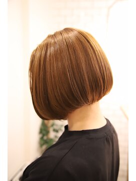 ヘア イコール(hair=equal) ミニボブ A/W ウォームベージュ