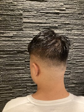 プレミアムバーバー 表参道店(PREMIUM BARBER produce by HIRO GINZA) スキンフェードアップバンク
