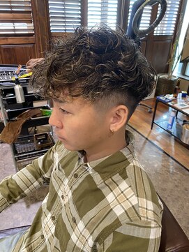 リットジェンツ 千葉(Lit Gents) ハイライト×スペインカール×フェード【YUSUKE】