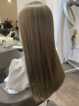 エイル 西梅田(eyl) さら艶ハイトーンベージュ