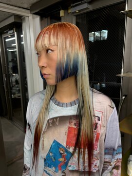 レコ 渋谷(LECO) ブルーとオレンジのデザインカラーハイトーン
