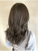 オリーブベージュ