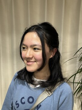 フィール(Feel B.P) くせ毛を活かしたハーフアップ