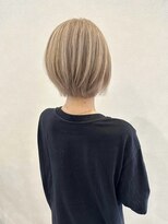 イロ(iro)&nbsp;透明感ベージュ×ショート