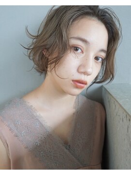 コス(kos) ショートボブ＊センターパートアレンジ