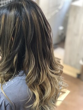 モーイ ヘア(Mooi hair) グラデーションカラー