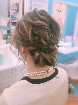 ヘアセットサロン アッシュ 神戸三宮(Ash) ウェーブシニヨン