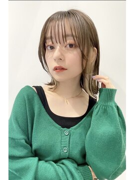 トルネード(TORNADO) 切りっぱなしボブ 外ハネパーマ インナーカラー t35