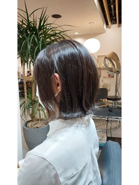 キレイコムデュース(Deuce) 切りっぱなしボブ