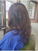 オフィス系ゆるパーマボブ。