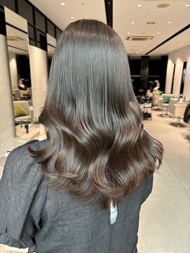 ステア ケース(stair case) 韓国赤みなしブラウンカラーレイヤーカット前髪カット