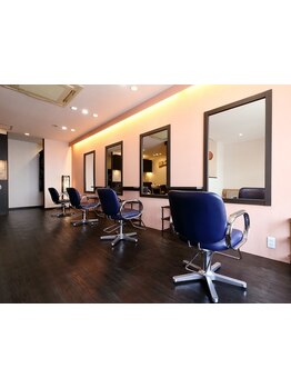 【羽衣駅徒歩3分】の好立地！【朝9:30】から受付可能◎スタイリスト1名のプライベート空間が大好評です♪