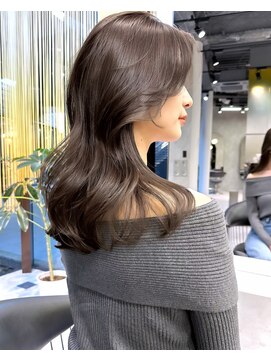 シティ(CITY) レイヤーカット 顔まわりカット 韓国ヘア 色気ヘア かきあげ前髪