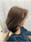 ベージュ系カラー×ミディアムレイヤー