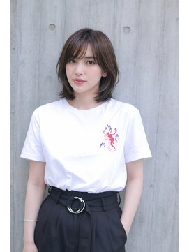 リビンバイアフロート(Livin by afloat) 30代40代の方の伸ばしかけのミディアムレイヤー