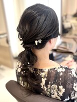 アンベリールフルー(EMBELLIR fleur)&nbsp;首元もスッキリ♪可愛くなりすぎない大人の編みおろし