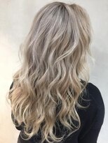 ジーナ(XENA)&nbsp;ホワイトパールベージュ