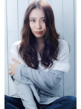 ヘアラヴィ(hair La Vie) センターパートの重めロング