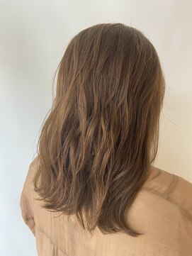 ヘアデザイン ファブロ(hair design FABRO.) － ふんわり柔らかいミルクティーベージュ －